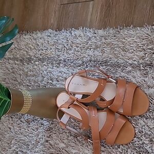 Gently worn Tahari Valen